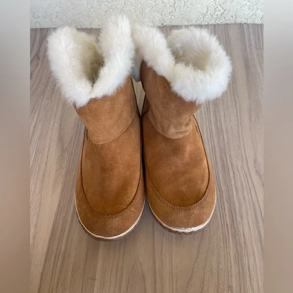 Sorel Women's Brown Boots with Cream Fur - Picture 2 of 14